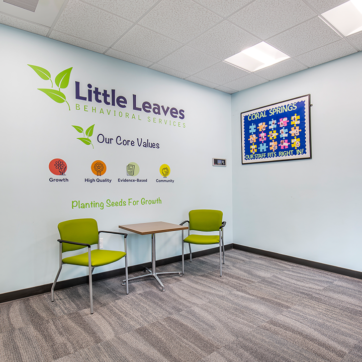 Sala de entrada en Coral Springs, FL en Little Leaves Centro